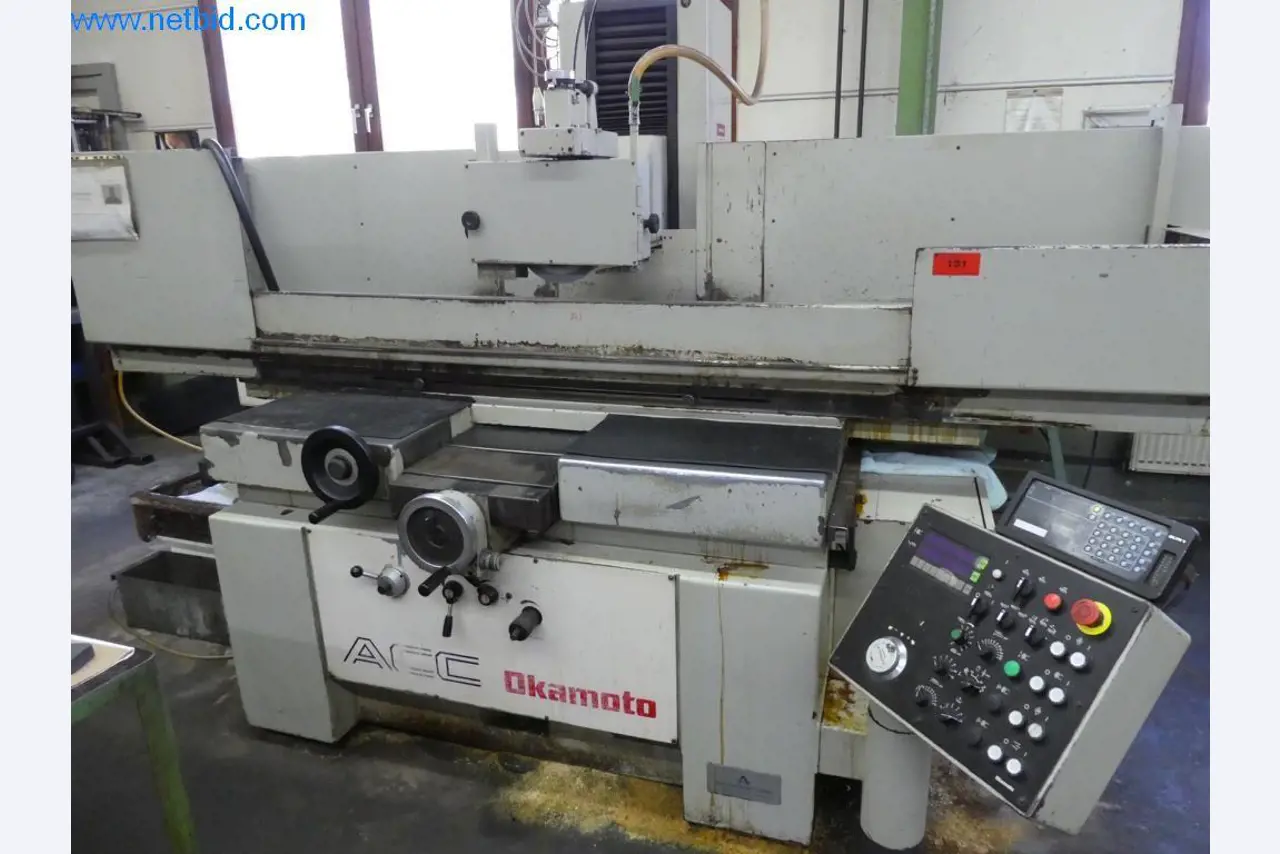 Machines entretenues ainsi que l'équipement de l'entreprise et du commerce dans le domaine de la construction d'outils / du travail des métaux-2