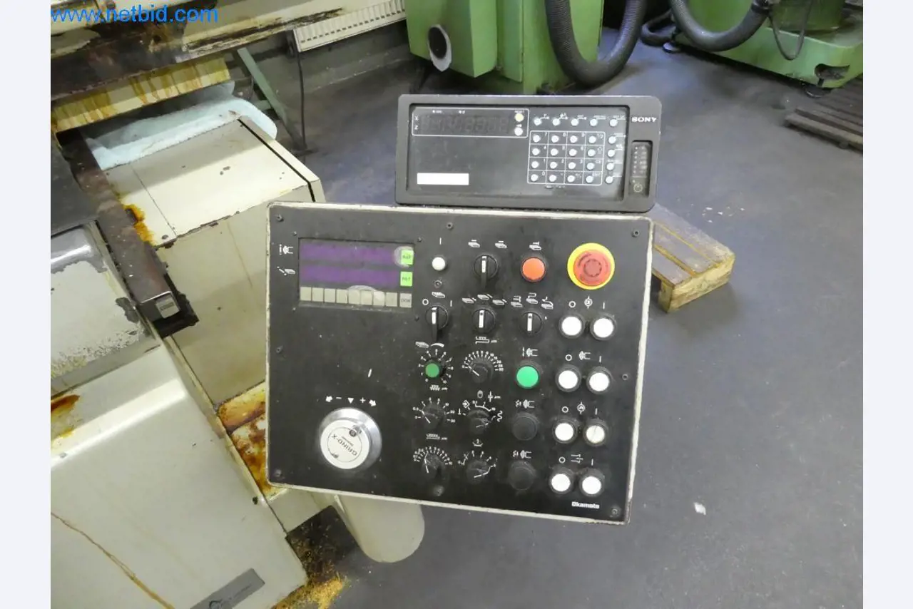 Machines entretenues ainsi que l'équipement de l'entreprise et du commerce dans le domaine de la construction d'outils / du travail des métaux-3