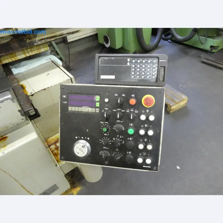 Machines entretenues ainsi que l'équipement de l'entreprise et du commerce dans le domaine de la construction d'outils / du travail des métaux-3