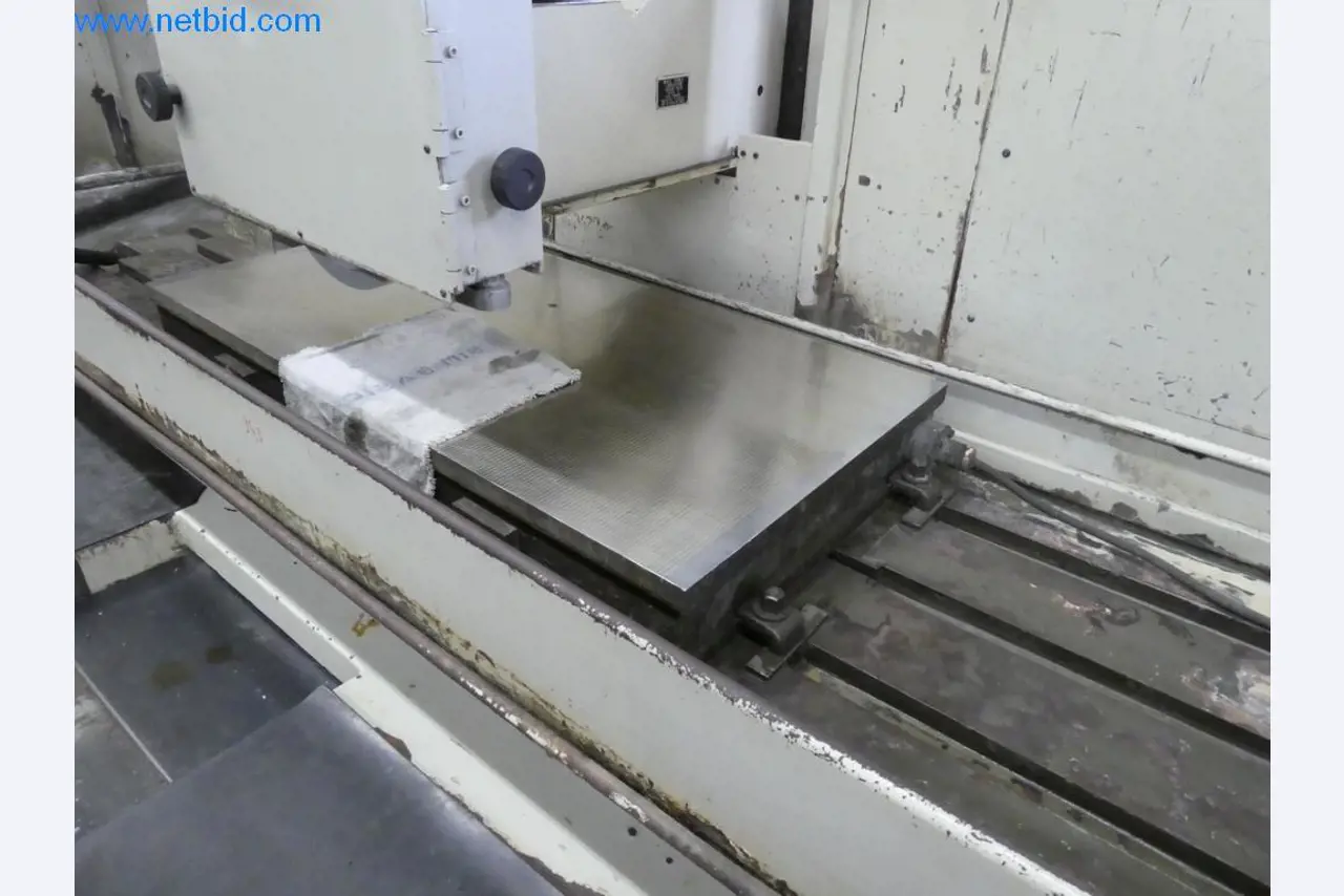 Machines entretenues ainsi que l'équipement de l'entreprise et du commerce dans le domaine de la construction d'outils / du travail des métaux-4