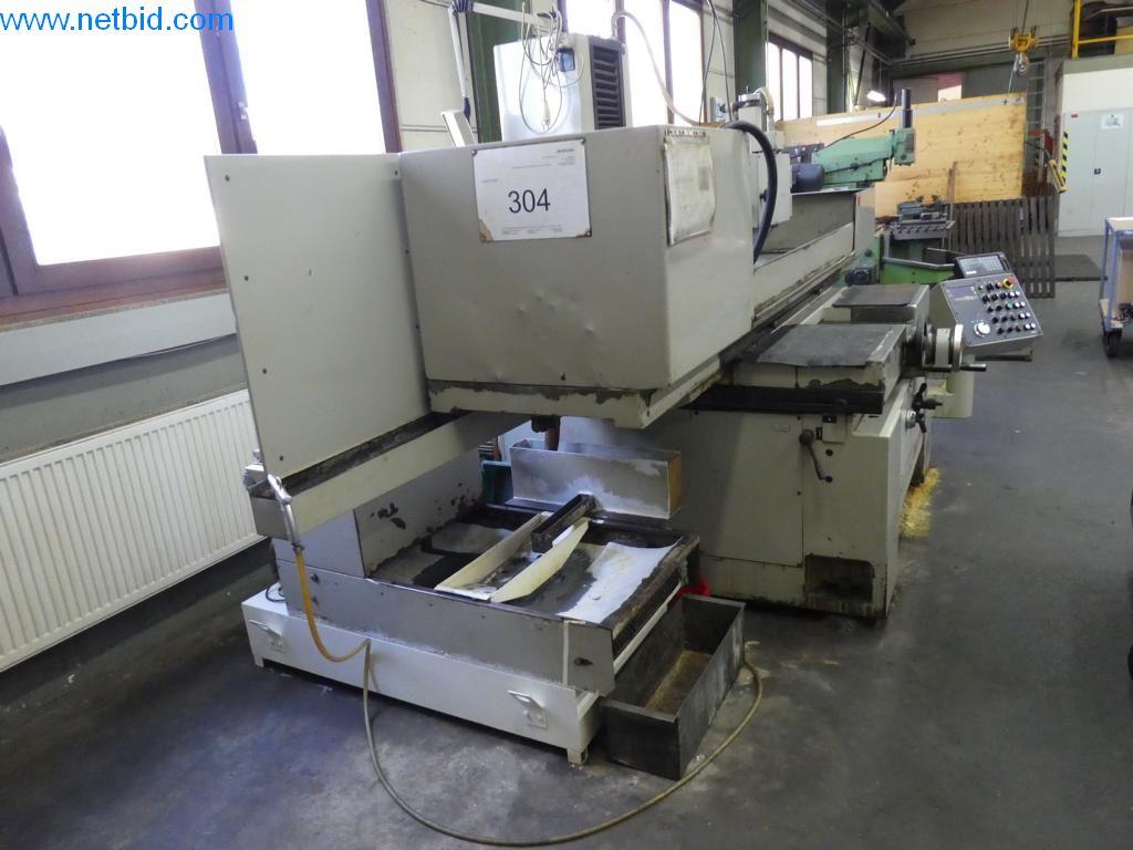 Máquinas bem conservadas, bem como equipamento operacional e de escritório do sector da fabricação de ferramentas / metalurgia-5