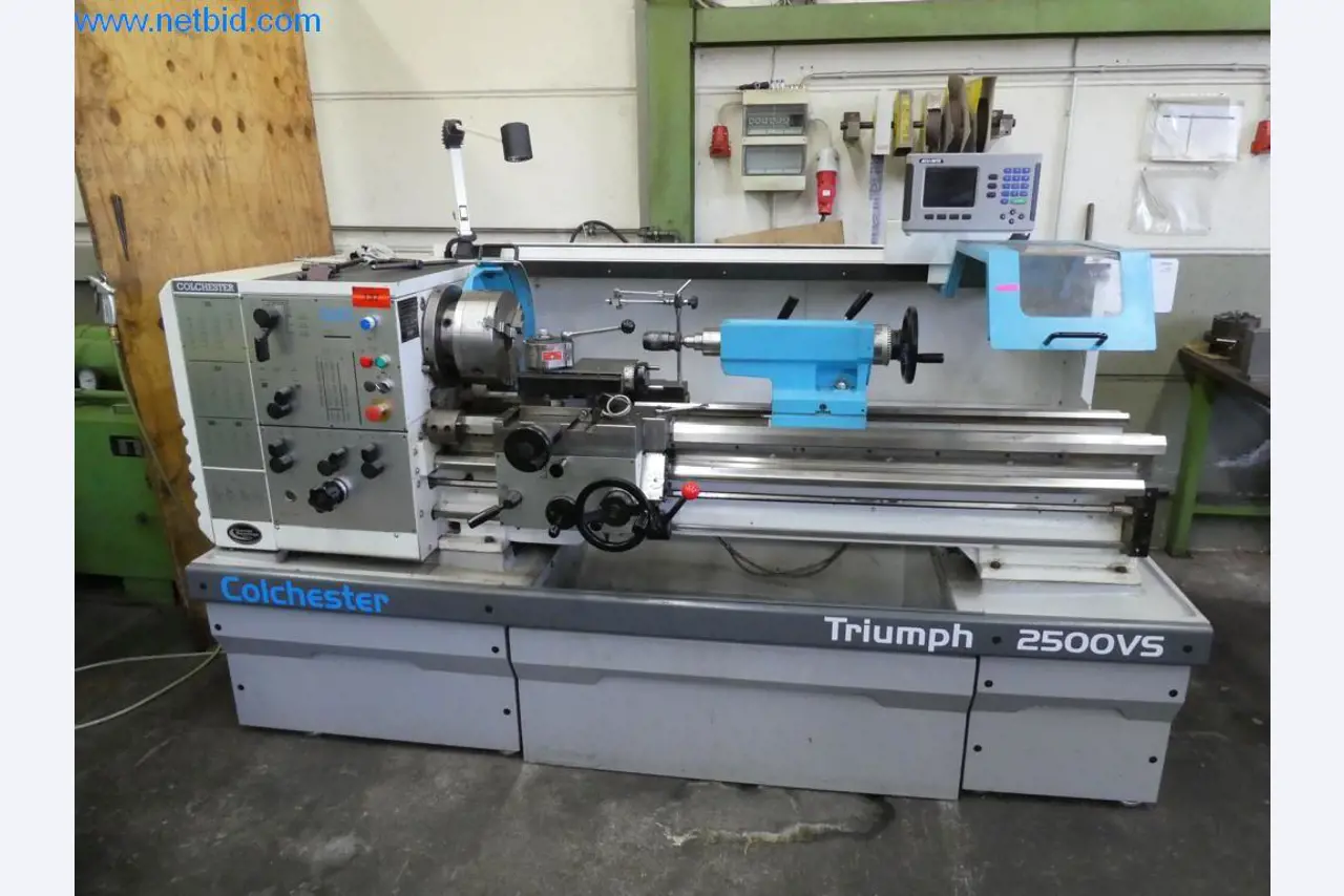 Máquinas bem conservadas, bem como equipamento operacional e de escritório do sector da fabricação de ferramentas / metalurgia-2