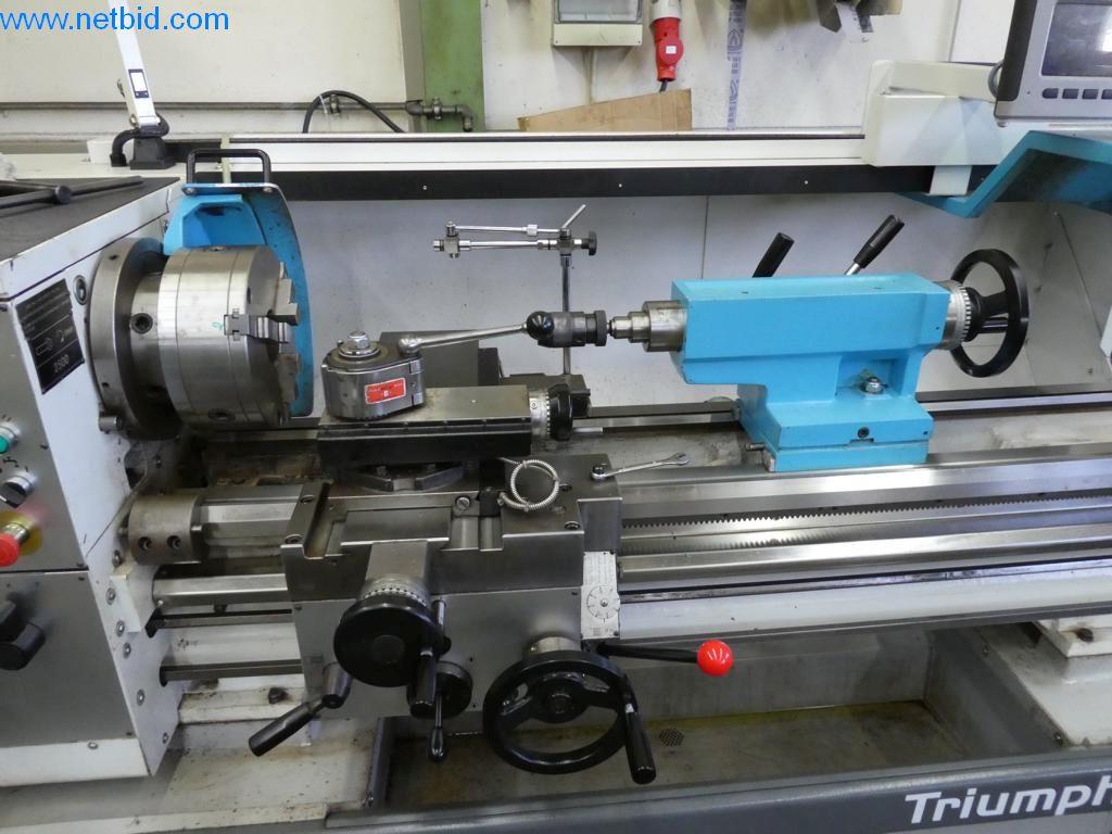 Máquinas bem conservadas, bem como equipamento operacional e de escritório do sector da fabricação de ferramentas / metalurgia-4