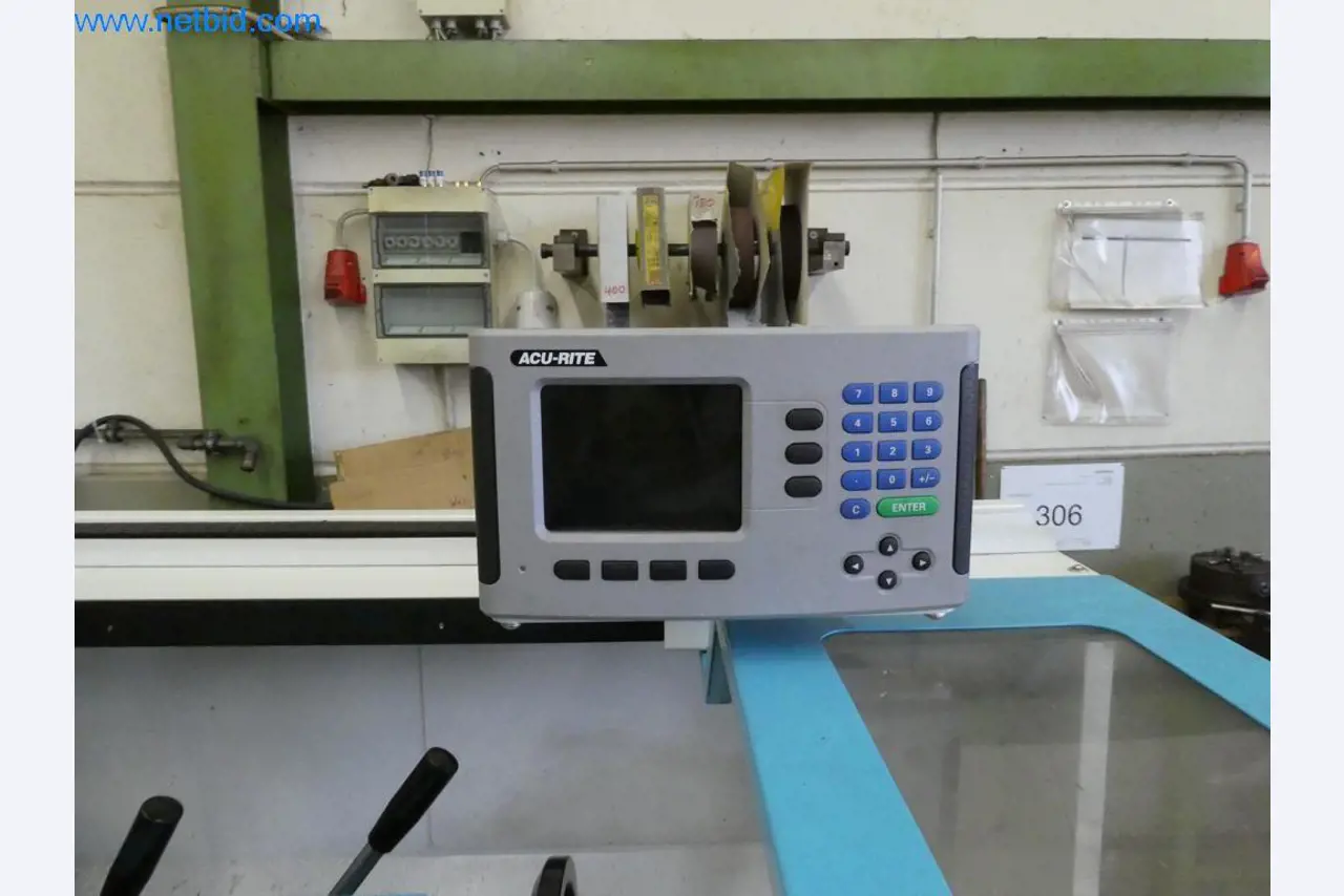 Máquinas bem conservadas, bem como equipamento operacional e de escritório do sector da fabricação de ferramentas / metalurgia-5