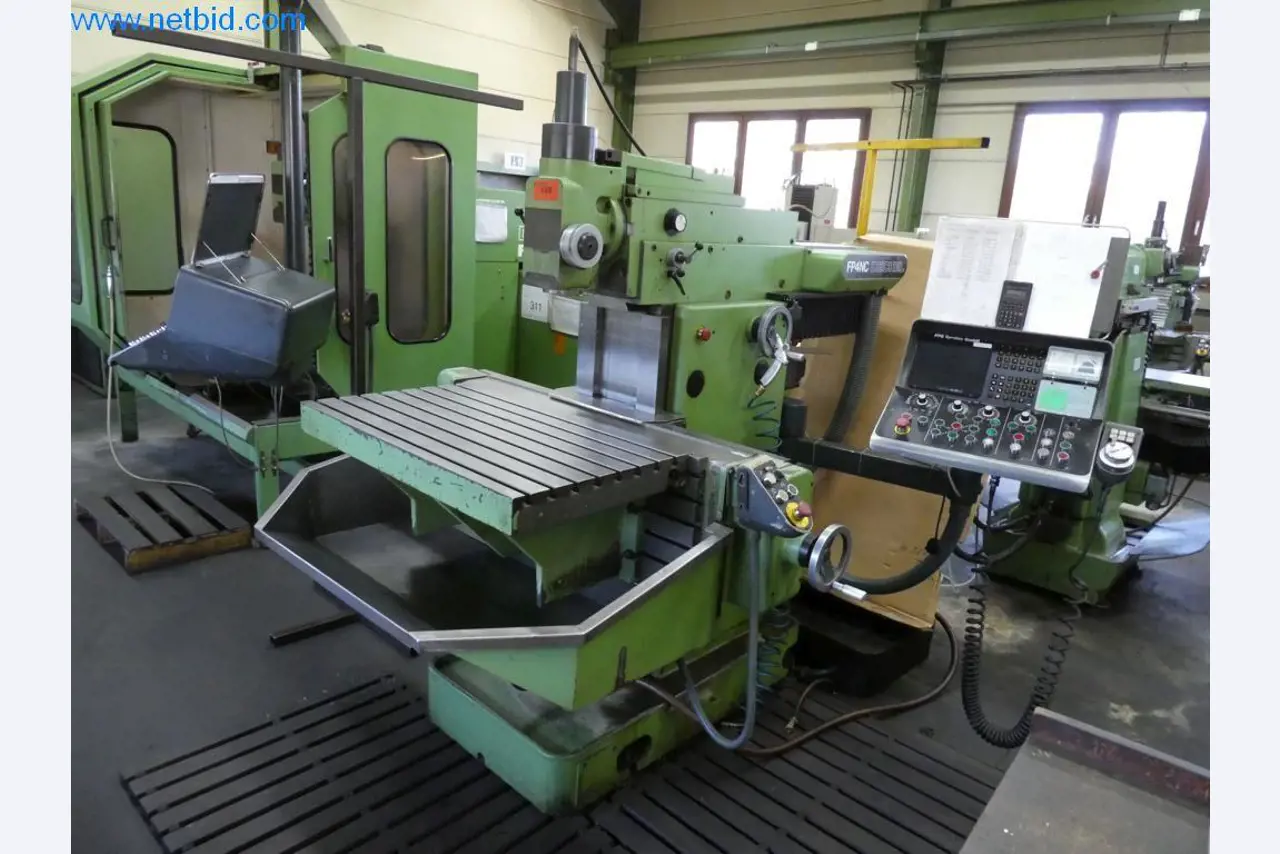 Máquinas bem conservadas, bem como equipamento operacional e de escritório do sector da fabricação de ferramentas / metalurgia-1