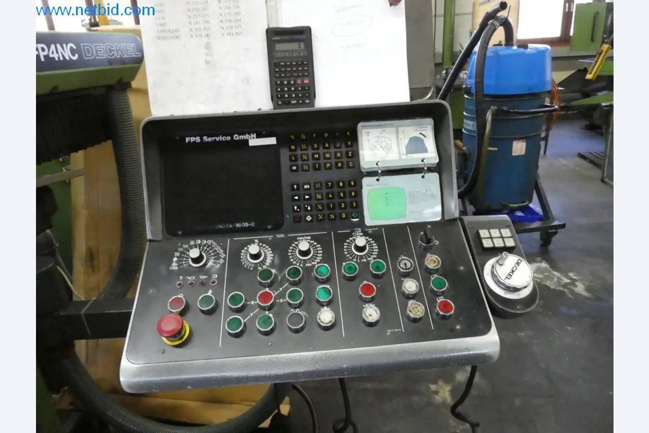 Máquinas bem conservadas, bem como equipamento operacional e de escritório do sector da fabricação de ferramentas / metalurgia-3