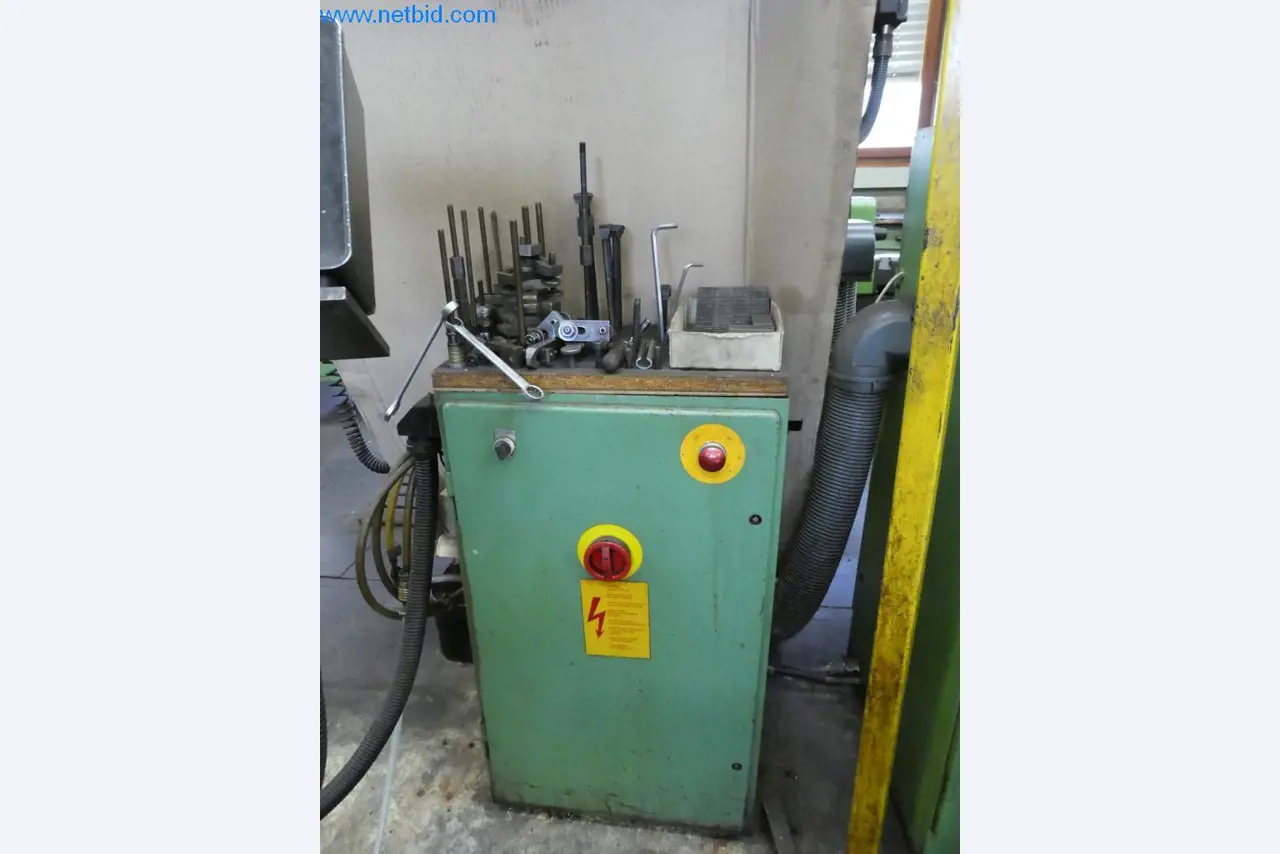 Dobrze utrzymane maszyny oraz sprzęt operacyjny i biurowy z sektora produkcji narzędzi / obróbki metali-4