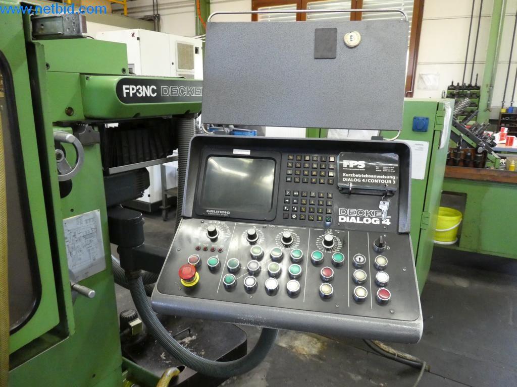 Máquinas bem conservadas, bem como equipamento operacional e de escritório do sector da fabricação de ferramentas / metalurgia-3