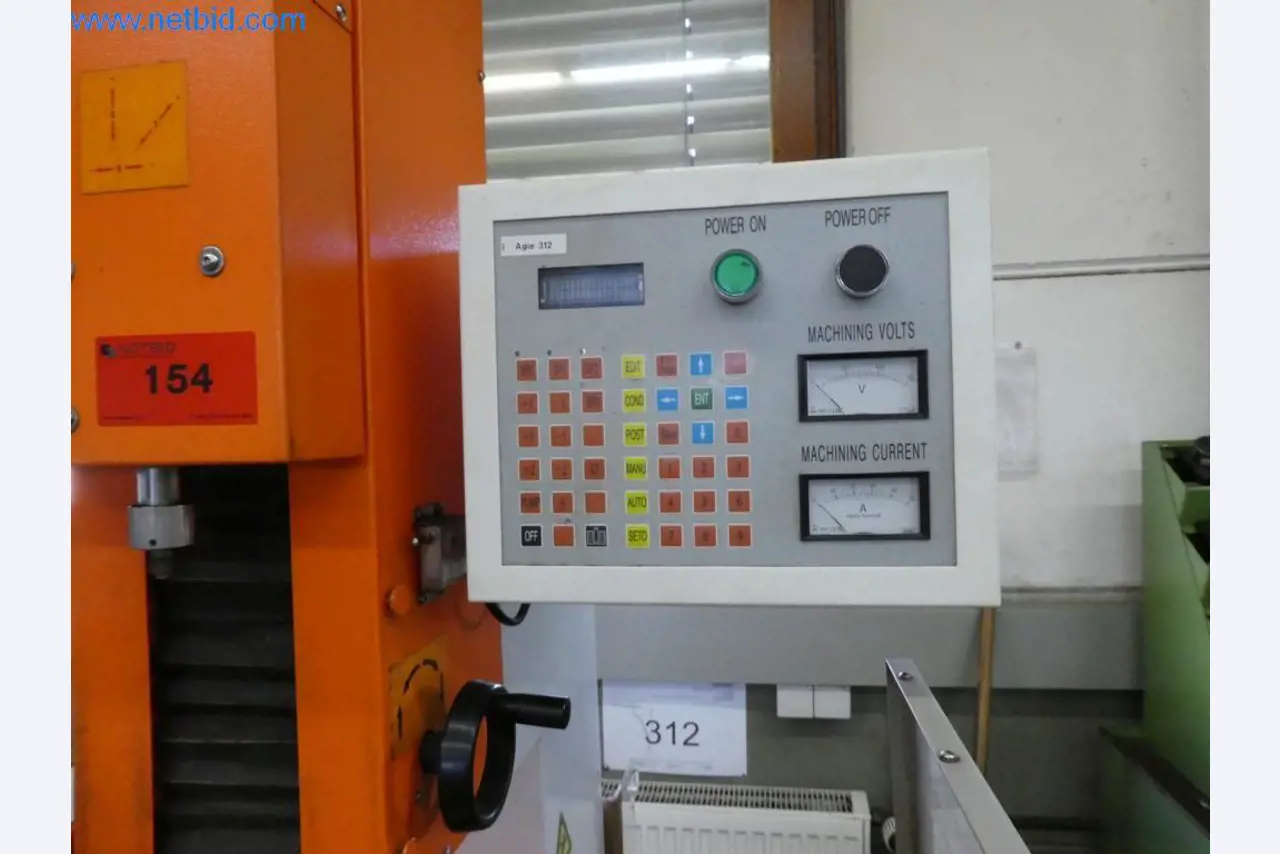 Dobře udržované stroje a provozní a kancelářské vybavení z oblasti výroby nástrojů / obrábění kovů.-3