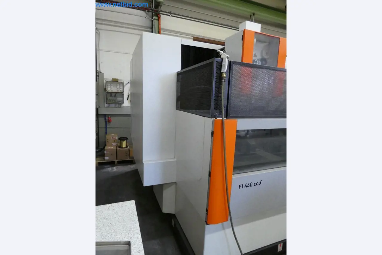 Dobře udržované stroje a provozní a kancelářské vybavení z oblasti výroby nástrojů / obrábění kovů.-6