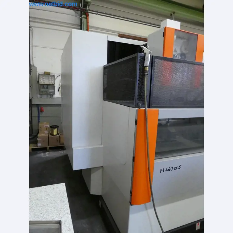 Dobře udržované stroje a provozní a kancelářské vybavení z oblasti výroby nástrojů / obrábění kovů.-6