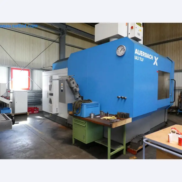 Máquinas bem conservadas, bem como equipamento operacional e de escritório do sector da fabricação de ferramentas / metalurgia-11