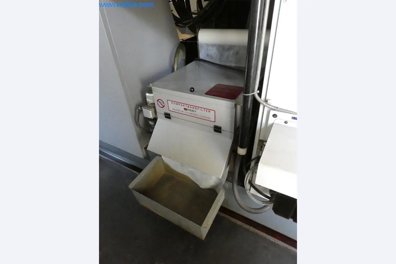 Máquinas bem conservadas, bem como equipamento operacional e de escritório do sector da fabricação de ferramentas / metalurgia-12