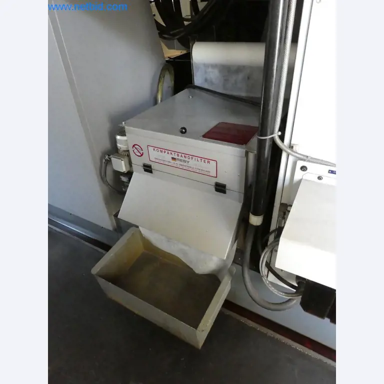 Máquinas bem conservadas, bem como equipamento operacional e de escritório do sector da fabricação de ferramentas / metalurgia-12