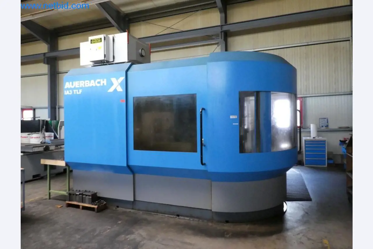 Máquinas bem conservadas, bem como equipamento operacional e de escritório do sector da fabricação de ferramentas / metalurgia-1