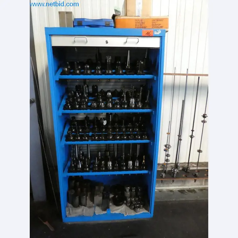 Máquinas bem conservadas, bem como equipamento operacional e de escritório do sector da fabricação de ferramentas / metalurgia-3