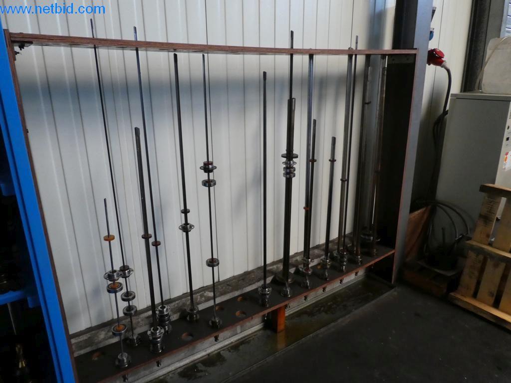 Máquinas bem conservadas, bem como equipamento operacional e de escritório do sector da fabricação de ferramentas / metalurgia-5