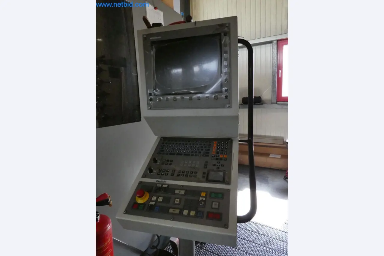 Máquinas bem conservadas, bem como equipamento operacional e de escritório do sector da fabricação de ferramentas / metalurgia-7