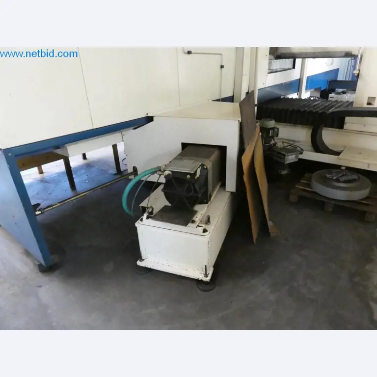 Máquinas en buen estado, así como equipos operativos y de oficina del sector de la fabricación de herramientas / metalurgia-8