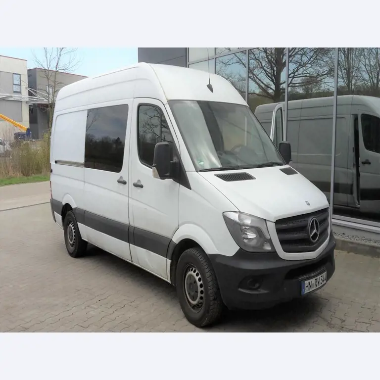 Machines entretenues ainsi que l'équipement de l'entreprise et du commerce dans le domaine de la construction d'outils / du travail des métaux-1