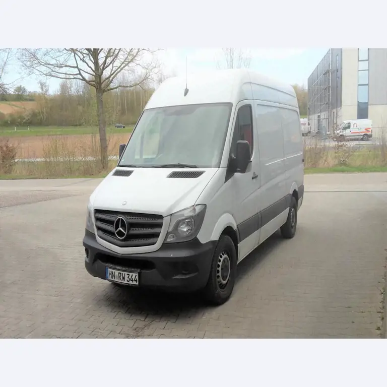 Machines entretenues ainsi que l'équipement de l'entreprise et du commerce dans le domaine de la construction d'outils / du travail des métaux-2