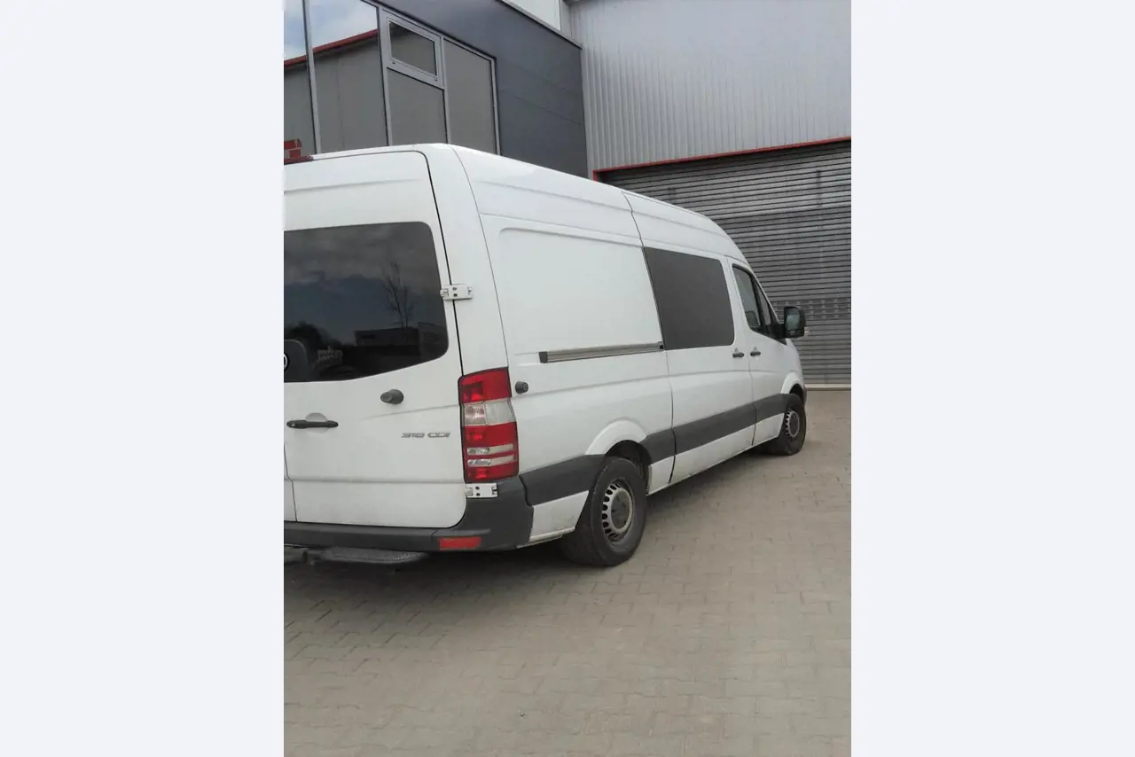 Machines entretenues ainsi que l'équipement de l'entreprise et du commerce dans le domaine de la construction d'outils / du travail des métaux-4