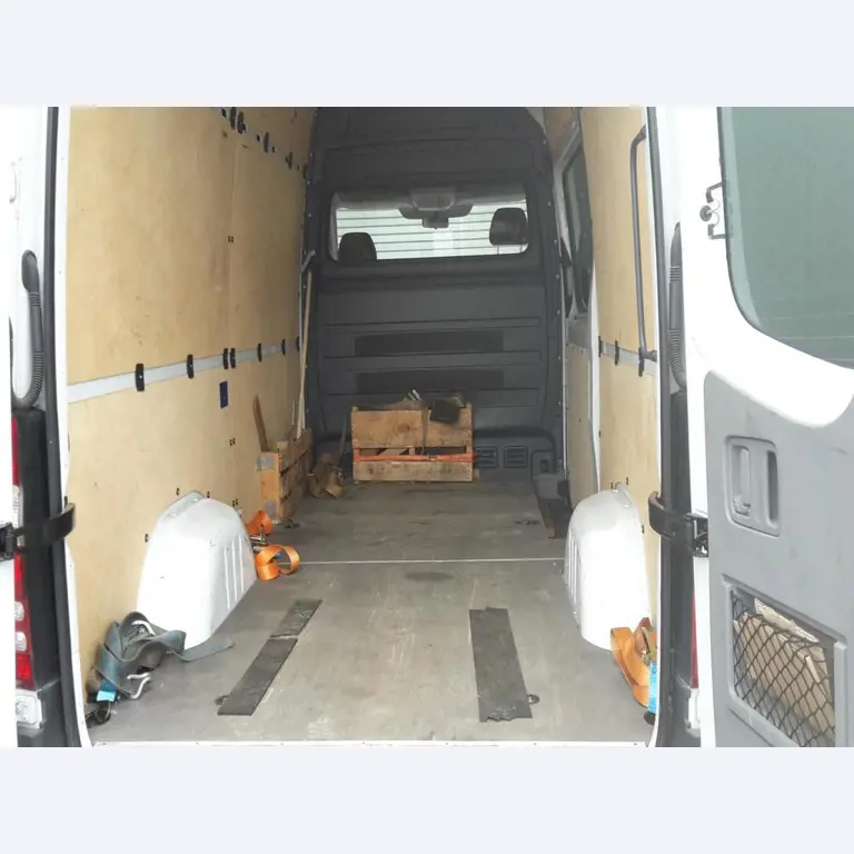 Machines entretenues ainsi que l'équipement de l'entreprise et du commerce dans le domaine de la construction d'outils / du travail des métaux-7