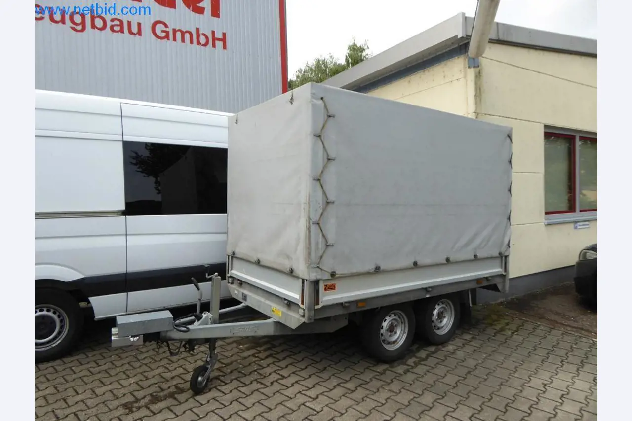 Well-maintained machines as well as operating and office equipment from the field of tool construction / metalworking-1