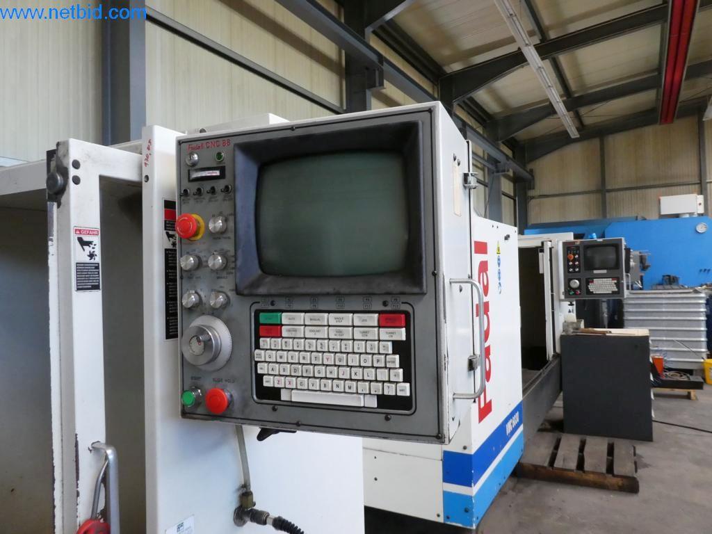 Máquinas bem conservadas, bem como equipamento operacional e de escritório do sector da fabricação de ferramentas / metalurgia-4