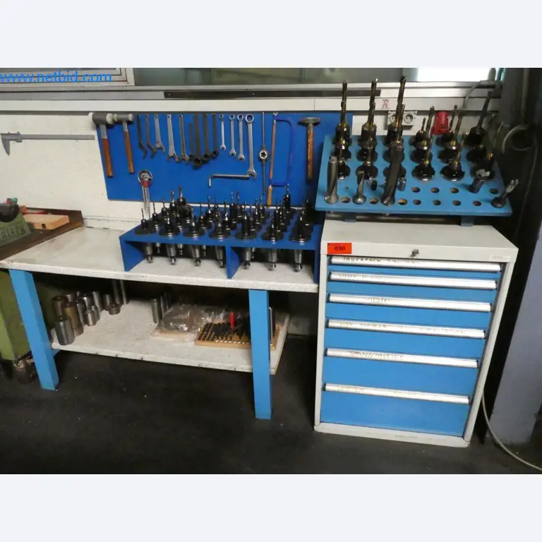 Máquinas bem conservadas, bem como equipamento operacional e de escritório do sector da fabricação de ferramentas / metalurgia-1