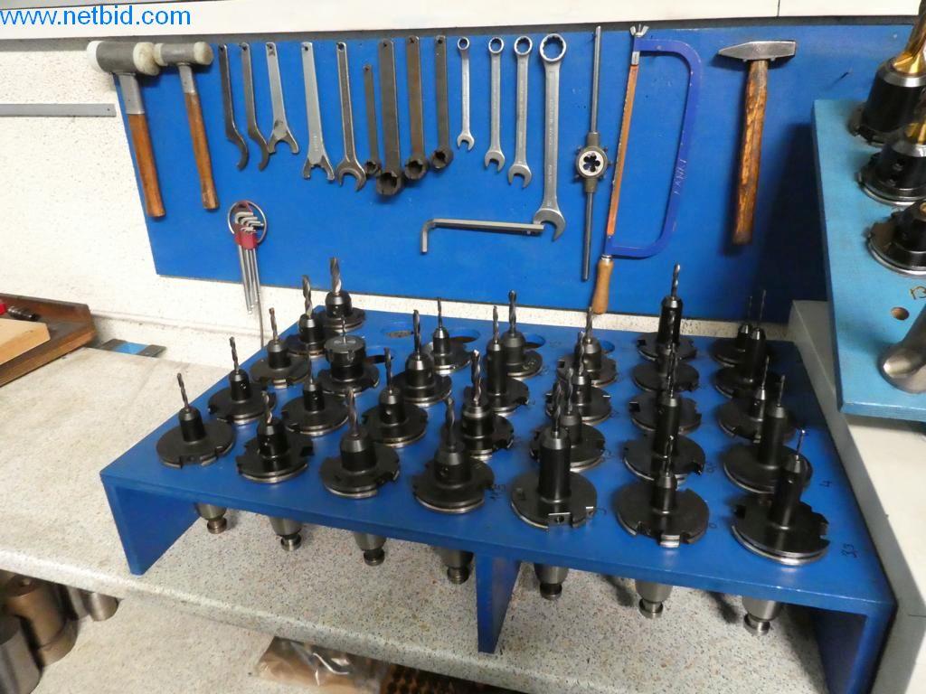 Dobrze utrzymane maszyny oraz sprzęt operacyjny i biurowy z sektora produkcji narzędzi / obróbki metali-2