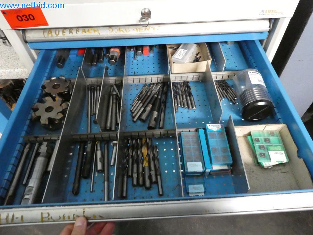 Dobrze utrzymane maszyny oraz sprzęt operacyjny i biurowy z sektora produkcji narzędzi / obróbki metali-4