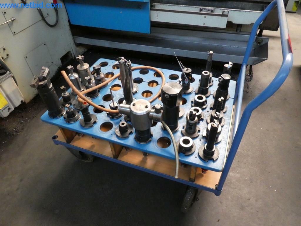 Máquinas bem conservadas, bem como equipamento operacional e de escritório do sector da fabricação de ferramentas / metalurgia-2