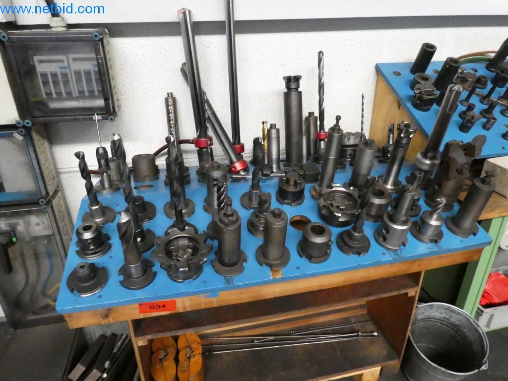 Máquinas bem conservadas, bem como equipamento operacional e de escritório do sector da fabricação de ferramentas / metalurgia-2