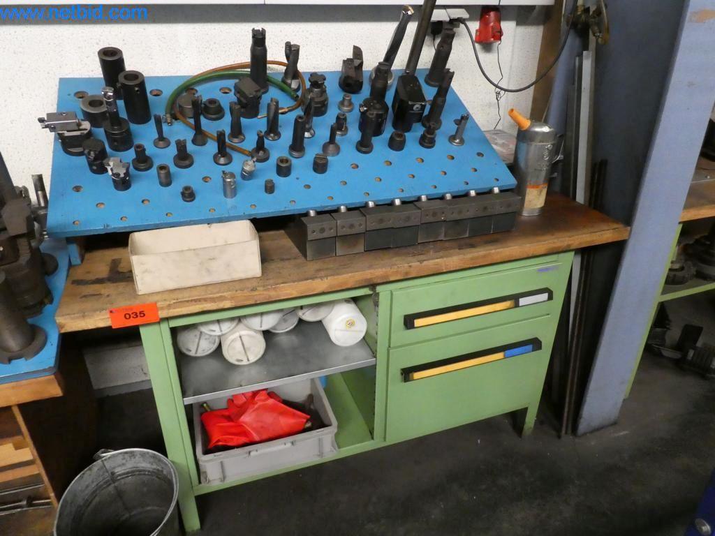 Dobrze utrzymane maszyny oraz sprzęt operacyjny i biurowy z sektora produkcji narzędzi / obróbki metali-1