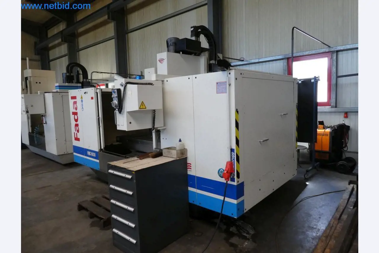 Máquinas en buen estado, así como equipos operativos y de oficina del sector de la fabricación de herramientas / metalurgia-2