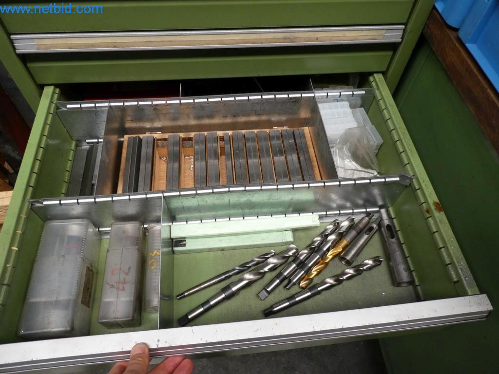 Dobrze utrzymane maszyny oraz sprzęt operacyjny i biurowy z sektora produkcji narzędzi / obróbki metali-3