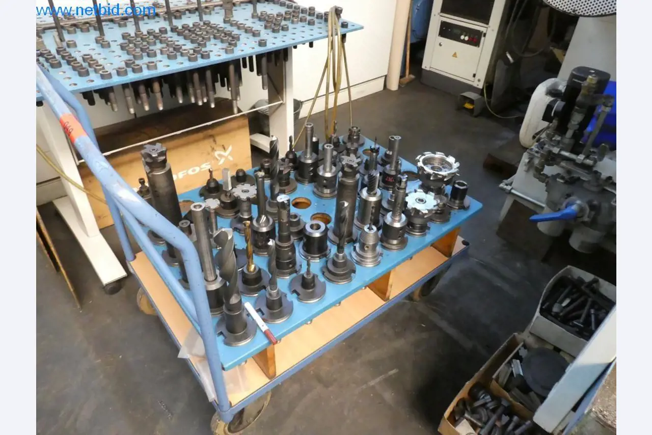 Dobro vzdrževani stroji ter delovna in pisarniška oprema iz sektorja orodjarstva/obdelave kovin-2