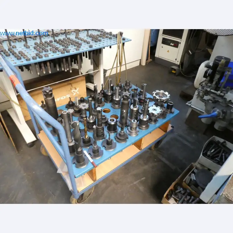 Dobro vzdrževani stroji ter delovna in pisarniška oprema iz sektorja orodjarstva/obdelave kovin-2