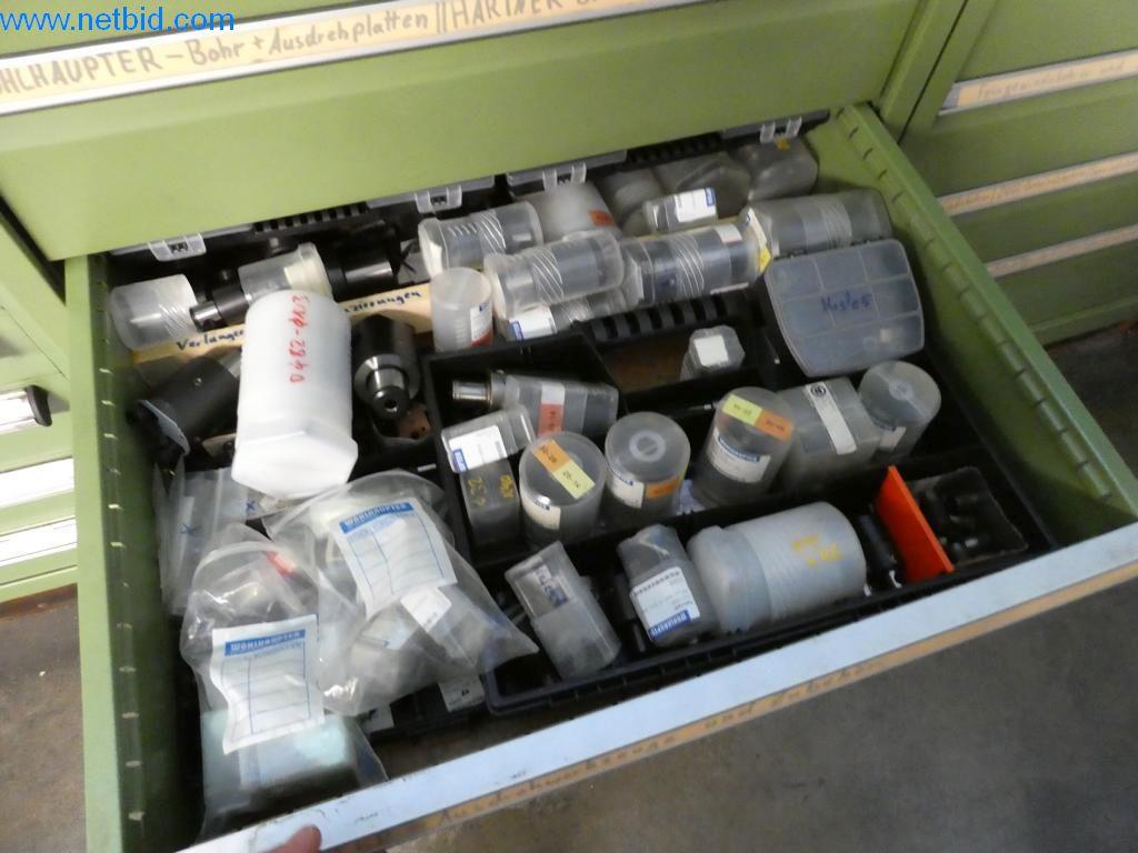 Máquinas bem conservadas, bem como equipamento operacional e de escritório do sector da fabricação de ferramentas / metalurgia-5