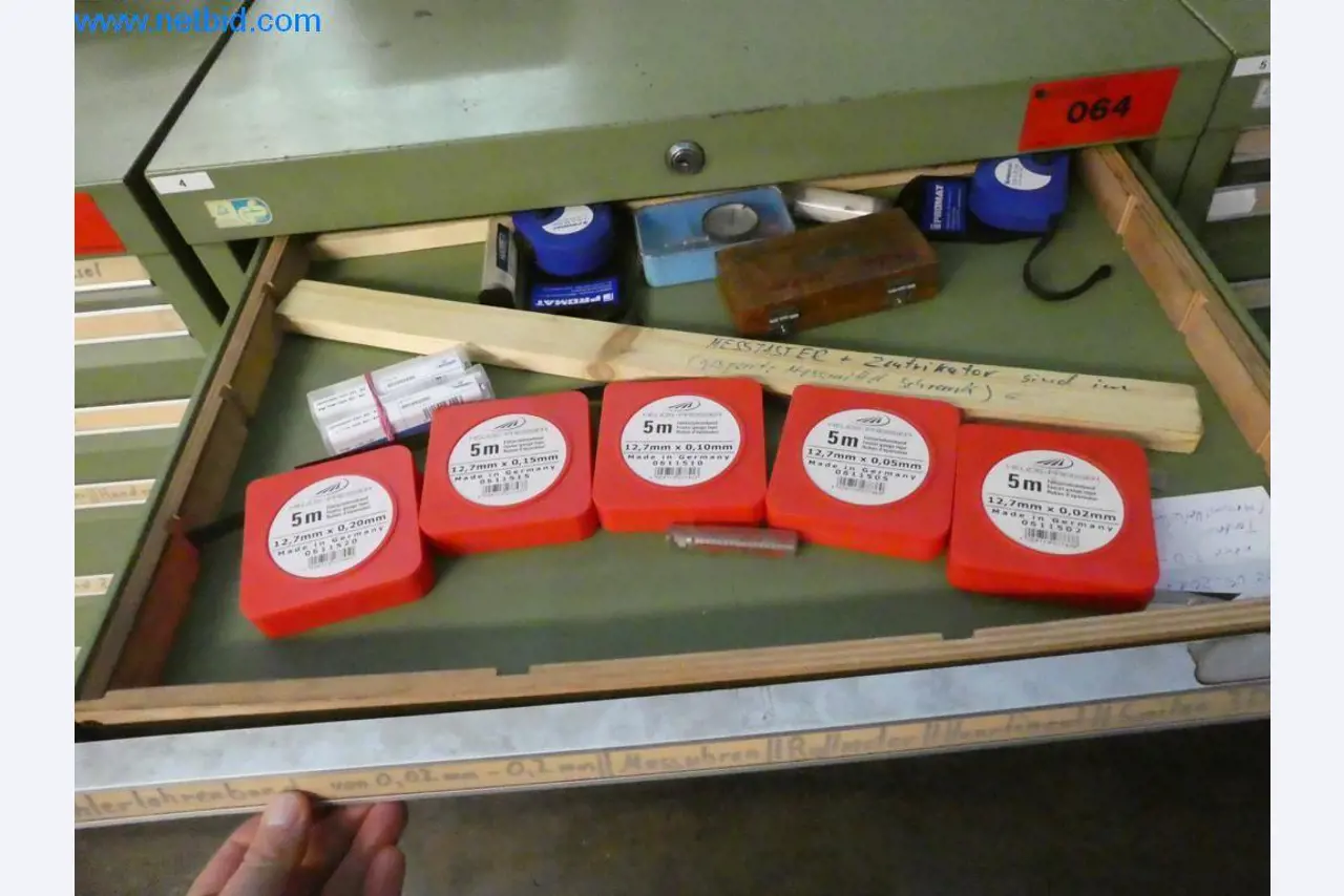 Dobře udržované stroje a provozní a kancelářské vybavení z oblasti výroby nástrojů / obrábění kovů.-2