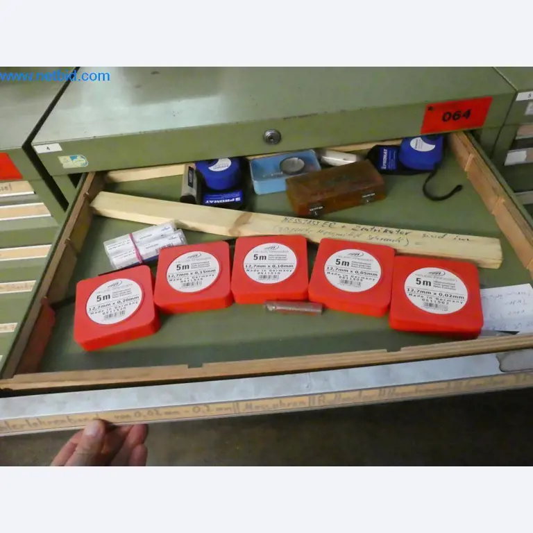 Dobře udržované stroje a provozní a kancelářské vybavení z oblasti výroby nástrojů / obrábění kovů.-2