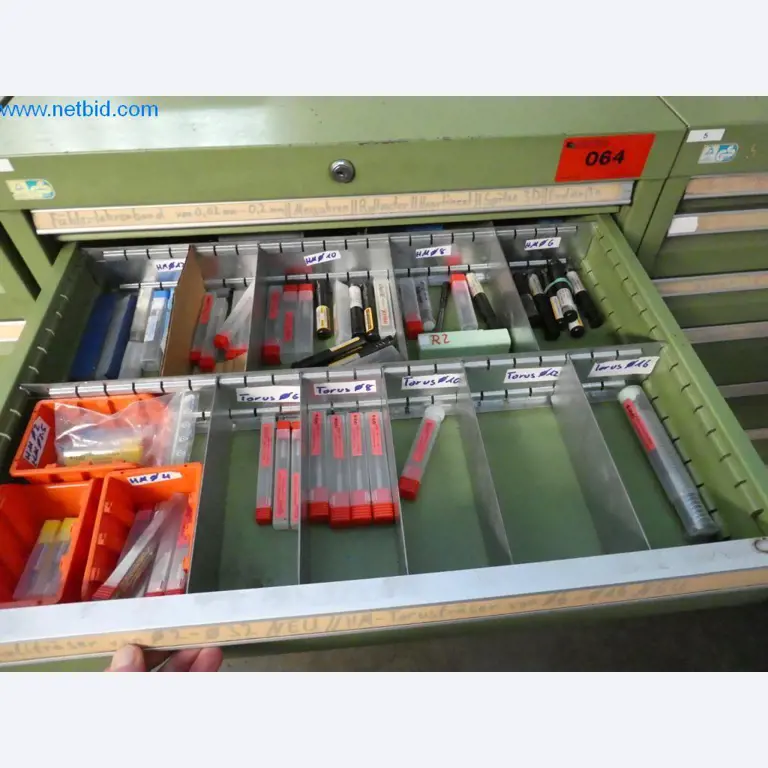 Dobře udržované stroje a provozní a kancelářské vybavení z oblasti výroby nástrojů / obrábění kovů.-3