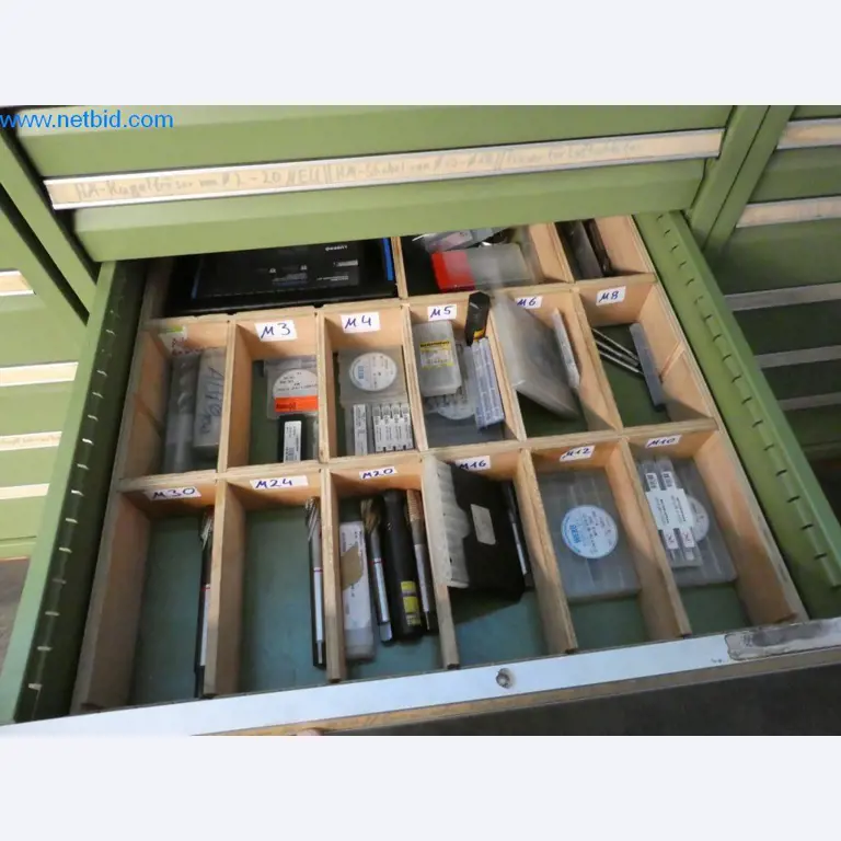 Dobře udržované stroje a provozní a kancelářské vybavení z oblasti výroby nástrojů / obrábění kovů.-5