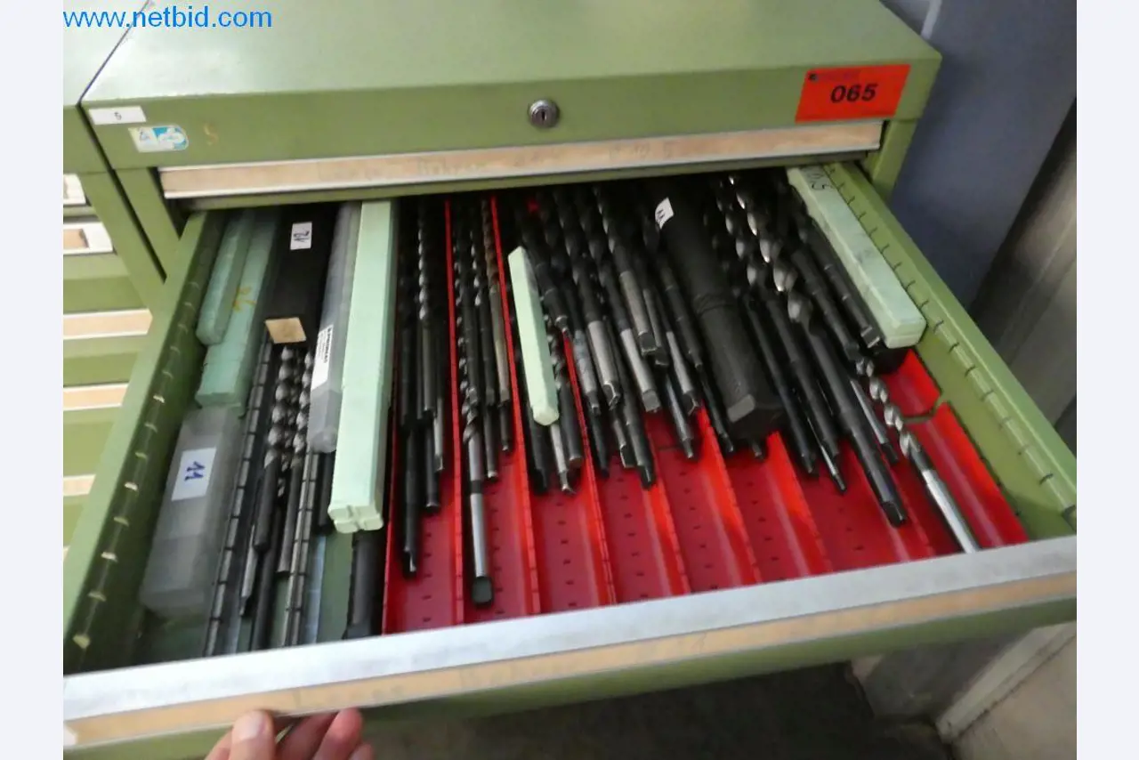 Dobro vzdrževani stroji ter delovna in pisarniška oprema iz sektorja orodjarstva/obdelave kovin-3