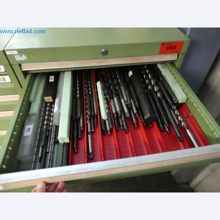 Dobro vzdrževani stroji ter delovna in pisarniška oprema iz sektorja orodjarstva/obdelave kovin-3