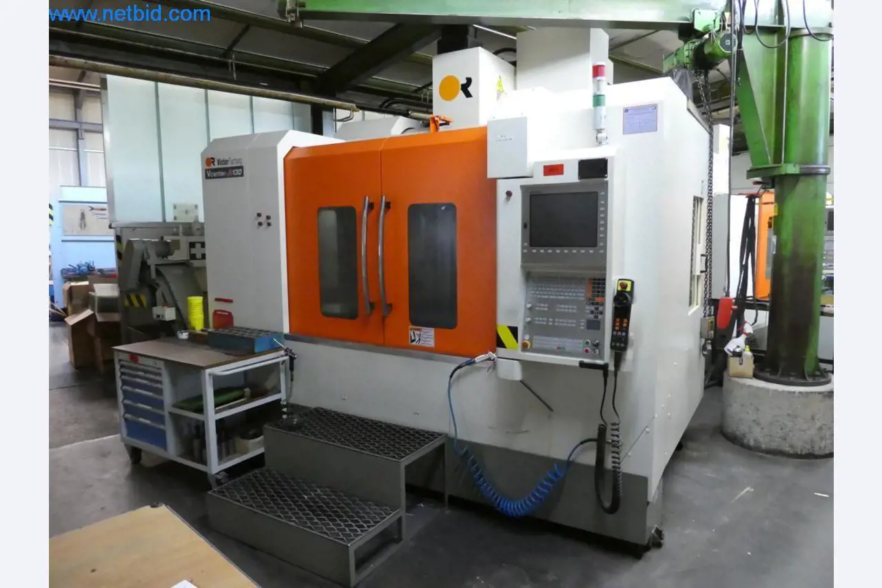 Máquinas bem conservadas, bem como equipamento operacional e de escritório do sector da fabricação de ferramentas / metalurgia-1