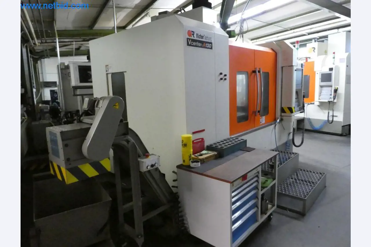 Máquinas bem conservadas, bem como equipamento operacional e de escritório do sector da fabricação de ferramentas / metalurgia-2