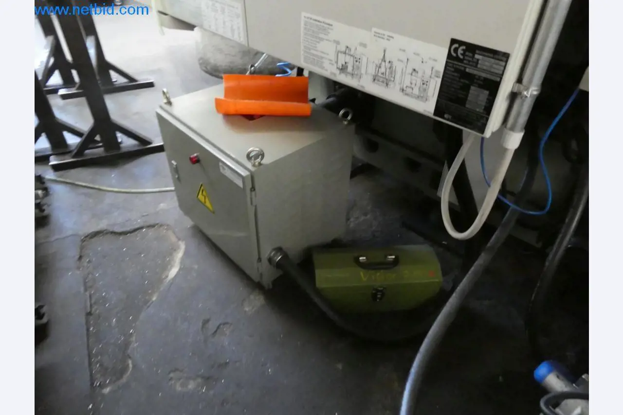 Máquinas bem conservadas, bem como equipamento operacional e de escritório do sector da fabricação de ferramentas / metalurgia-8