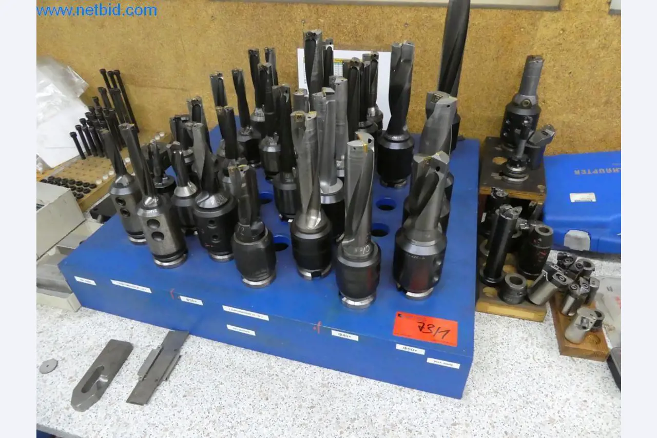 Dobře udržované stroje a provozní a kancelářské vybavení z oblasti výroby nástrojů / obrábění kovů.-1